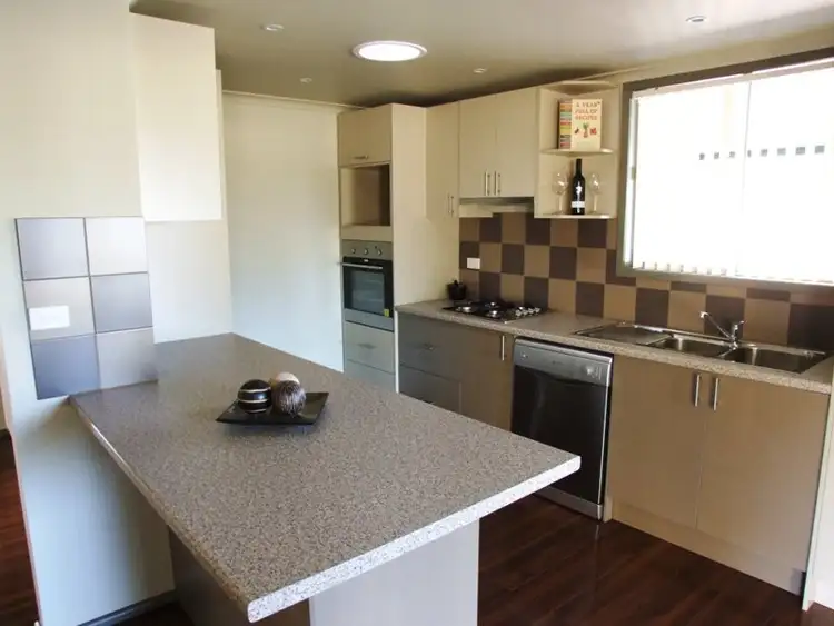 110 Spencer Street, Canadian VIC 3350