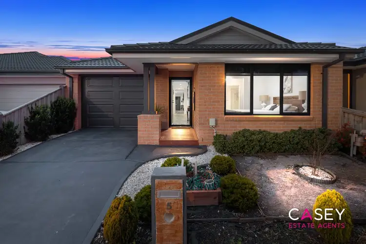 5 Hammond Road, Cranbourne West VIC 3977
