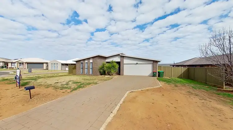 11 Thornett Place, Dubbo NSW 2830