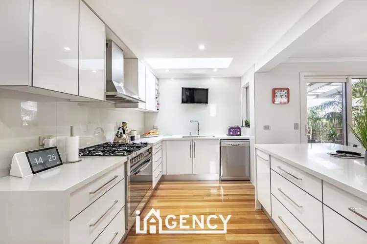 Fifth view of Homely house listing, 2 Charlton Court, Endeavour Hills VIC 3802