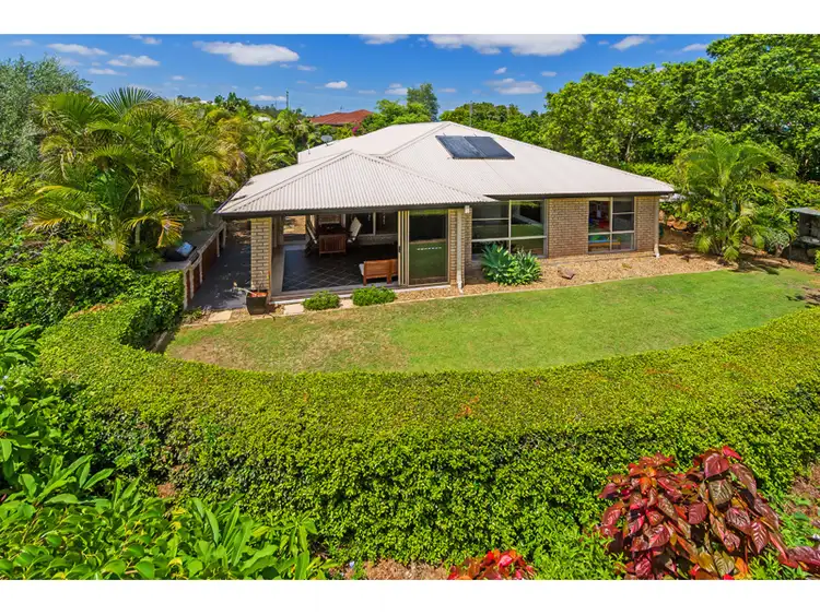 10 Manra Way, Pacific Pines QLD 4211