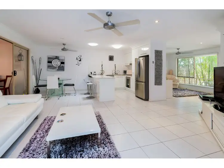 1/11 Pritchard Ct, Pacific Pines QLD 4211