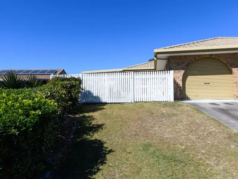 Main view of Homely semi-detached listing, 2/6 Fonda Pl, Oxenford QLD 4210