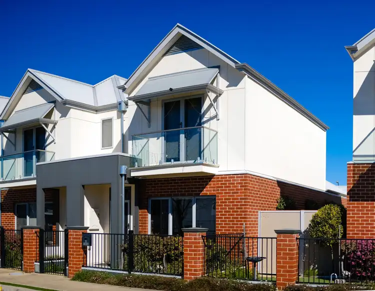 18 ELMWOOD CIRCUIT, Wodonga VIC 3690