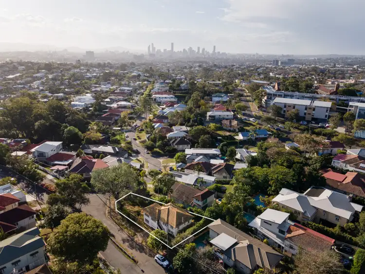 68 Oxley Drive, Holland Park QLD 4121