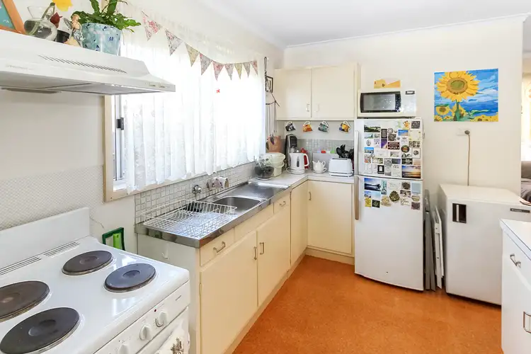 Second view of Homely unit listing, 5/3B Spring Gully Road, Quarry Hill VIC 3550