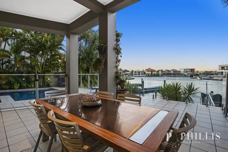 5 Regents Court, Sovereign Islands QLD 4216