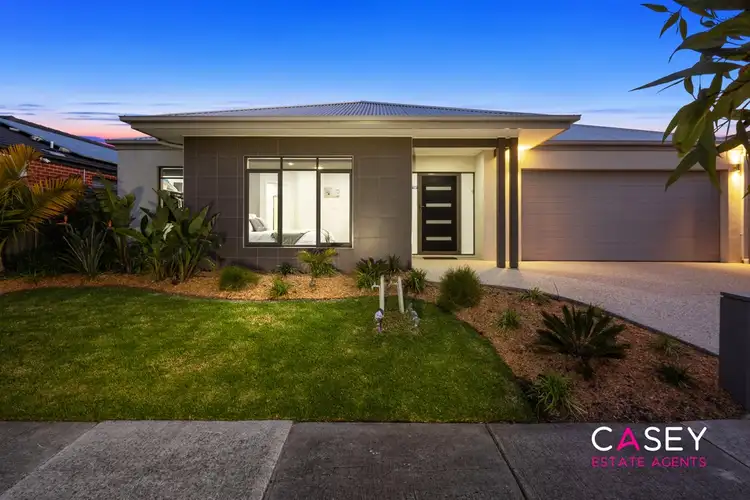 19 Macpherson Circuit, Cranbourne East VIC 3977