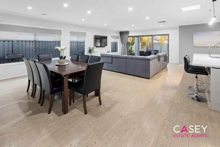 Sixth view of Homely house listing, 19 Macpherson Circuit, Cranbourne East VIC 3977