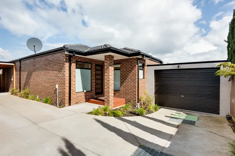 2/31 Isaac Smith Crescent, Endeavour Hills VIC 3802