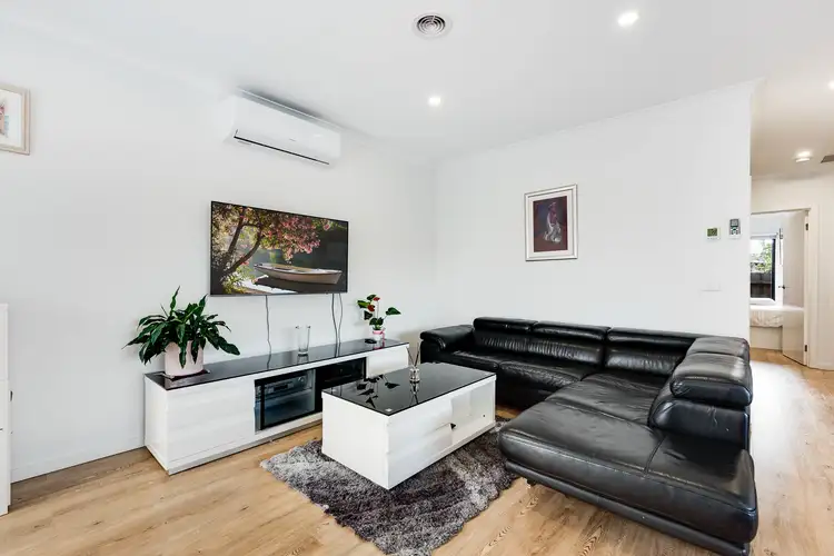 Second view of Homely unit listing, 2/31 Isaac Smith Crescent, Endeavour Hills VIC 3802