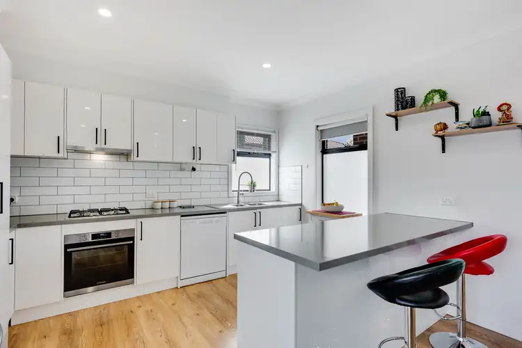 Third view of Homely unit listing, 2/31 Isaac Smith Crescent, Endeavour Hills VIC 3802