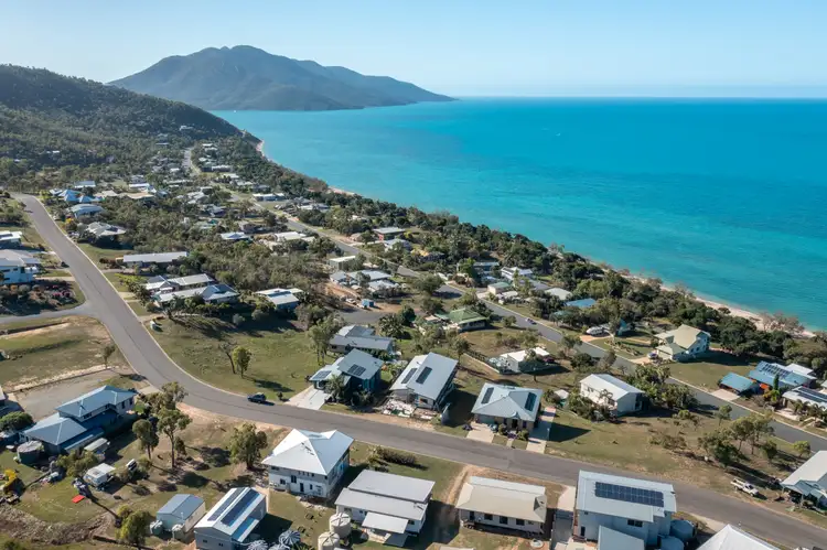 Second view of Homely house listing, 33 Blackcurrant Drive, Hideaway Bay QLD 4800