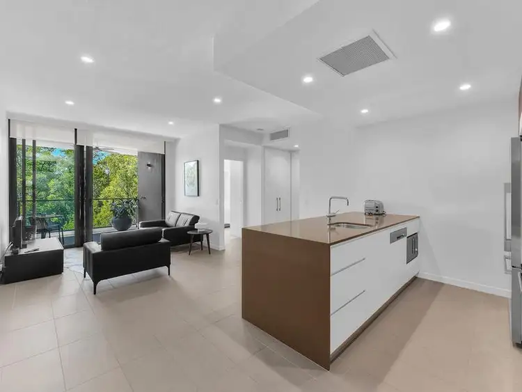 4210/18 Parkside Circuit, Hamilton QLD 4007