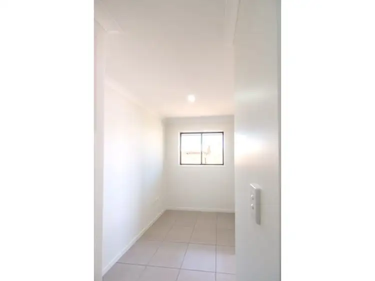 Sixth view of Homely unit listing, 7/191 Barolin Street, Avenell Heights QLD 4670