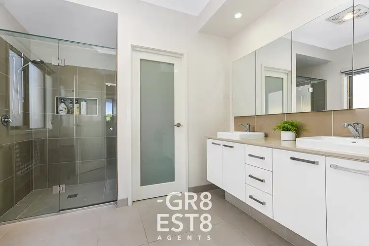 Fifth view of Homely house listing, 31 QUIST PARADE, Cranbourne West VIC 3977