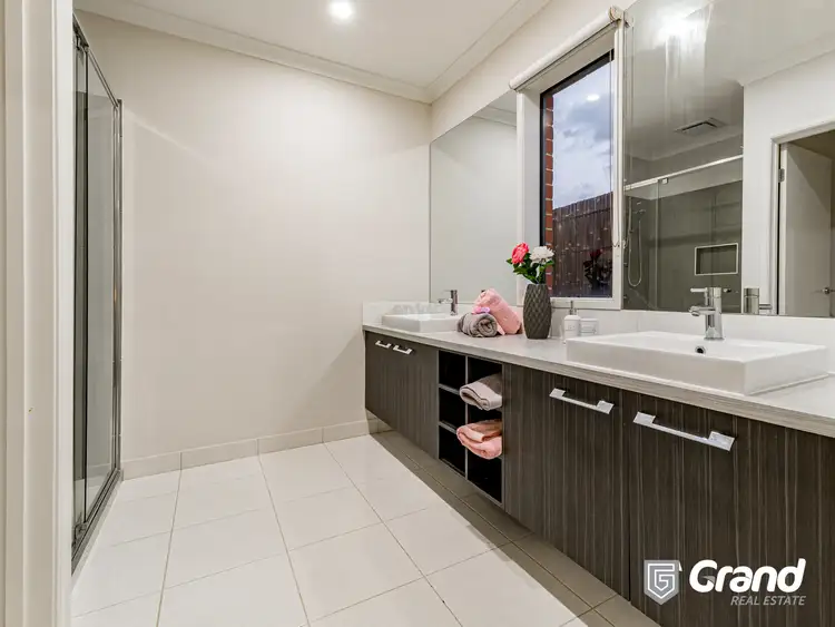 Fourth view of Homely house listing, 4 Willard Court, Berwick VIC 3806