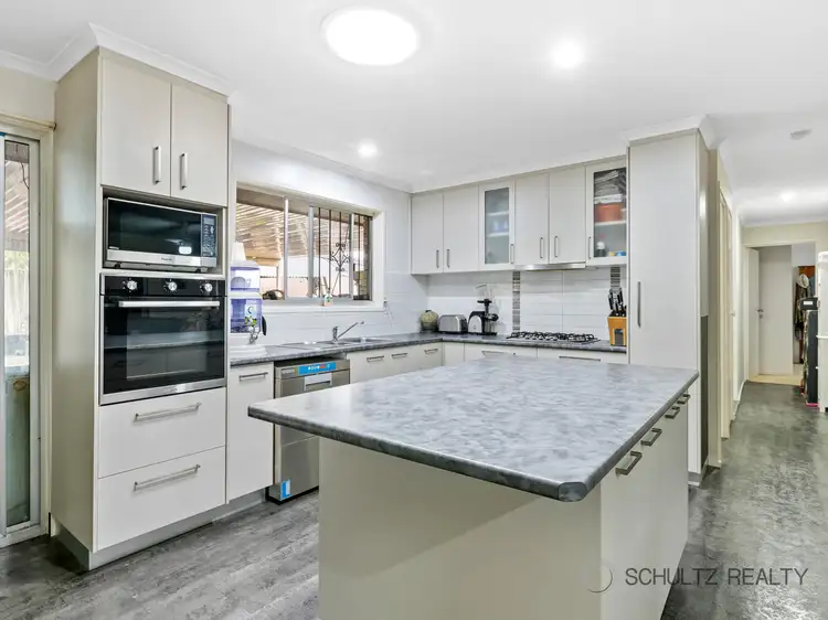 16 Schweitzer Street, Mount Warren Park QLD 4207