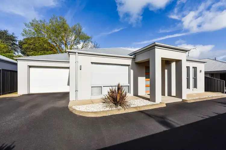 Main view of Homely unit listing, 2/10 Knight Court, Mount Gambier SA 5290