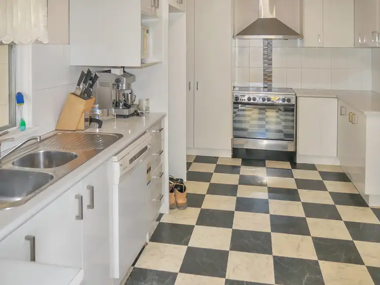 Third view of Homely house listing, 10 Russet Street, Leeton NSW 2705
