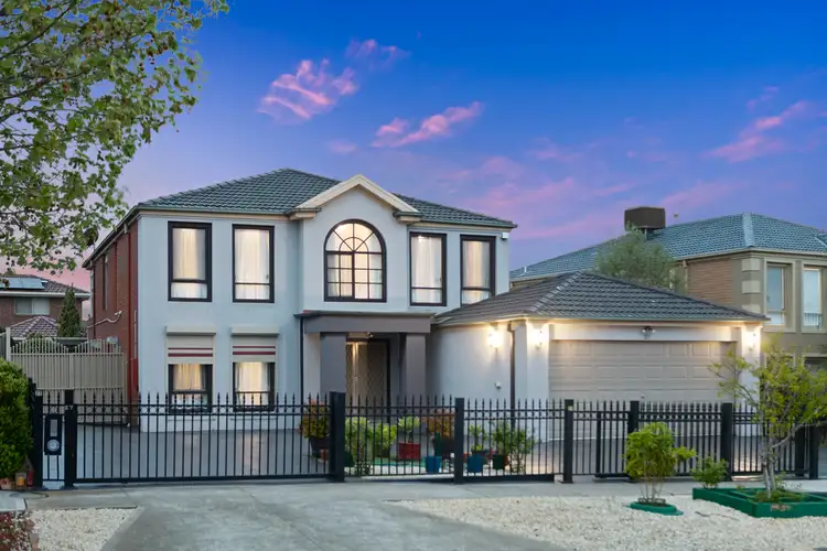27 Wakelin Crescent, Taylors Lakes VIC 3038