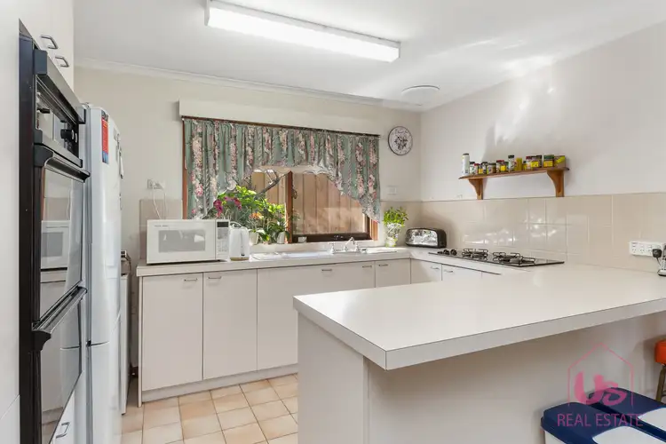 Fourth view of Homely house listing, 3 Kerrie Anne Court, Skye VIC 3977
