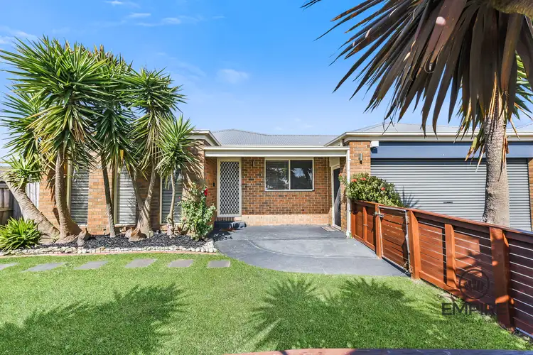 16 Yorkshire Drive, Cranbourne North VIC 3977