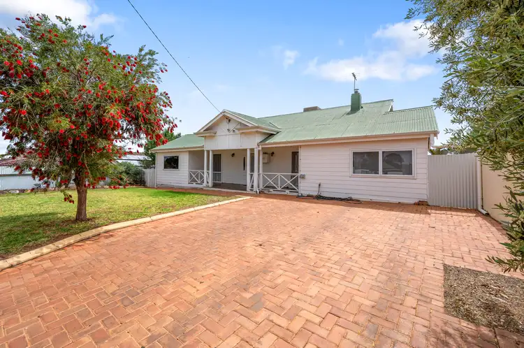 42 Lyall Street, Lamington WA 6430