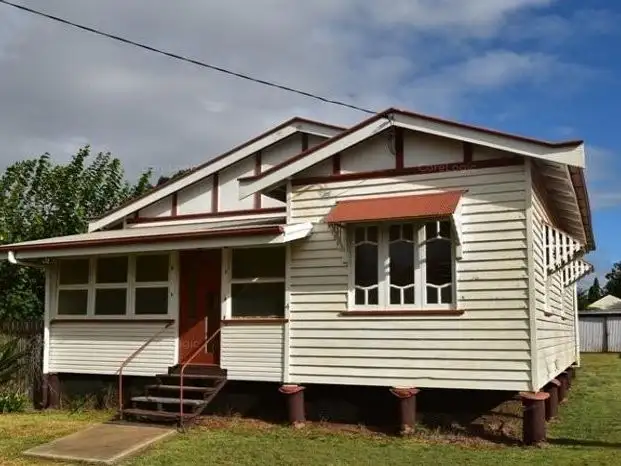 4 Charlotte Street, Newtown QLD 4350