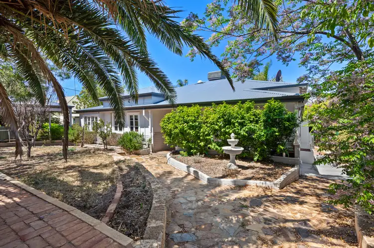 33 Lyall Street, Lamington WA 6430