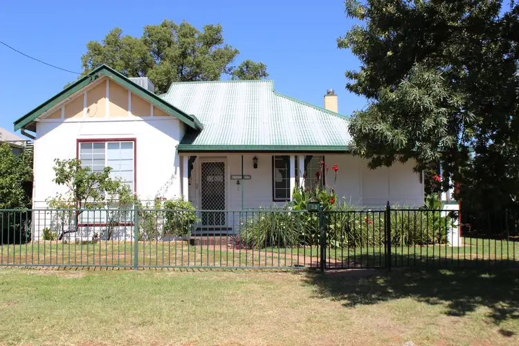 33 Sterling Street, Dubbo NSW 2830