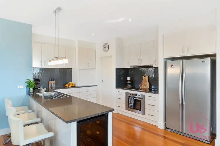 Fourth view of Homely house listing, 10 Kooluna Court, Frankston VIC 3199