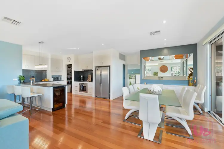 Fifth view of Homely house listing, 10 Kooluna Court, Frankston VIC 3199