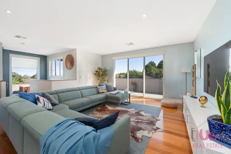 Sixth view of Homely house listing, 10 Kooluna Court, Frankston VIC 3199