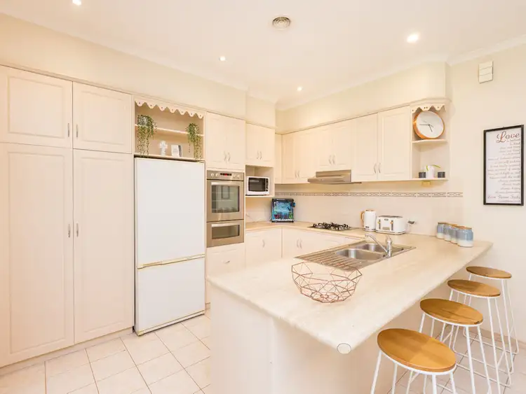 Second view of Homely house listing, 4 Topaz Court, Mildura VIC 3500