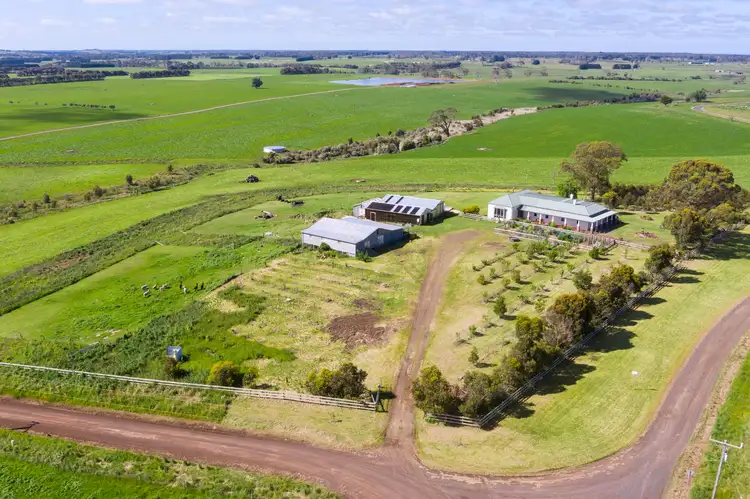 10 Baxters Road, Garvoc VIC 3265
