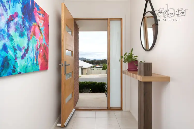 Second view of Homely house listing, 7 FYFE COURT, Wodonga VIC 3690