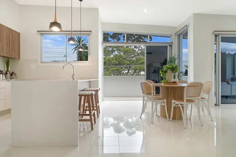Second view of Homely apartment listing, 18/22 Bay Terrace, Wynnum QLD 4178
