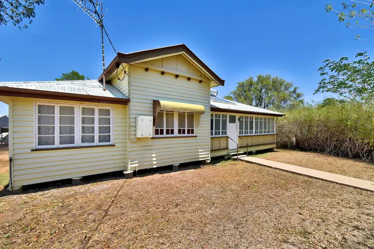 1 QUAIL STREET, Longreach QLD 4730