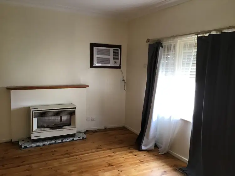 211 Station Road, Melton VIC 3337