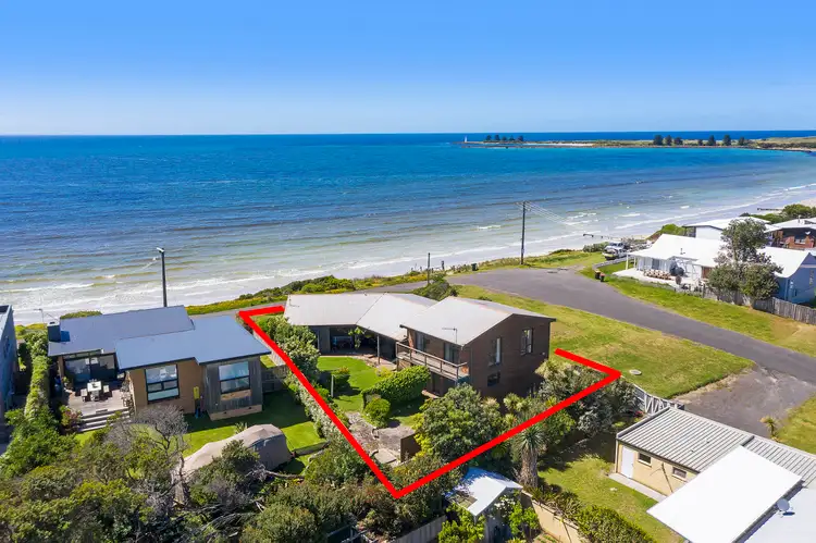 67 Beach St, Port Fairy VIC 3284