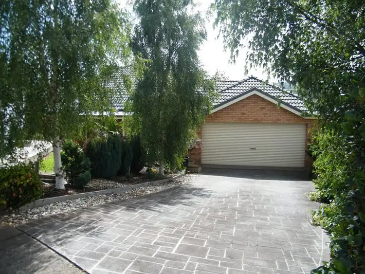 5 Rus Rees Court, Drouin VIC 3818