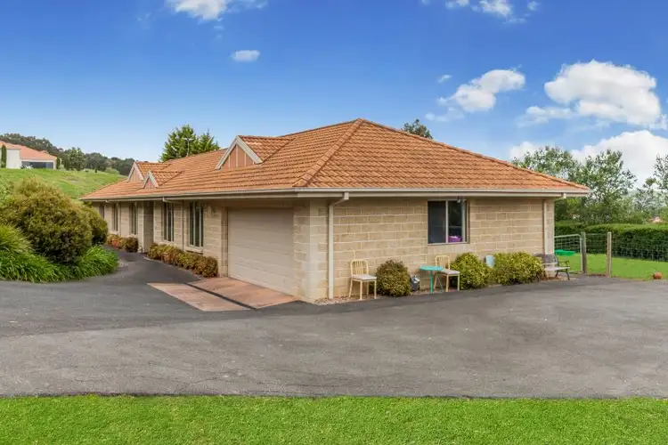 Second view of Homely house listing, 4 Lookout Rise, Hidden Valley VIC 3756