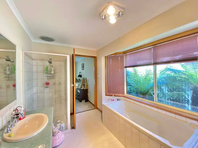 Sixth view of Homely house listing, 2 Rowles Drive, Maryborough VIC 3465