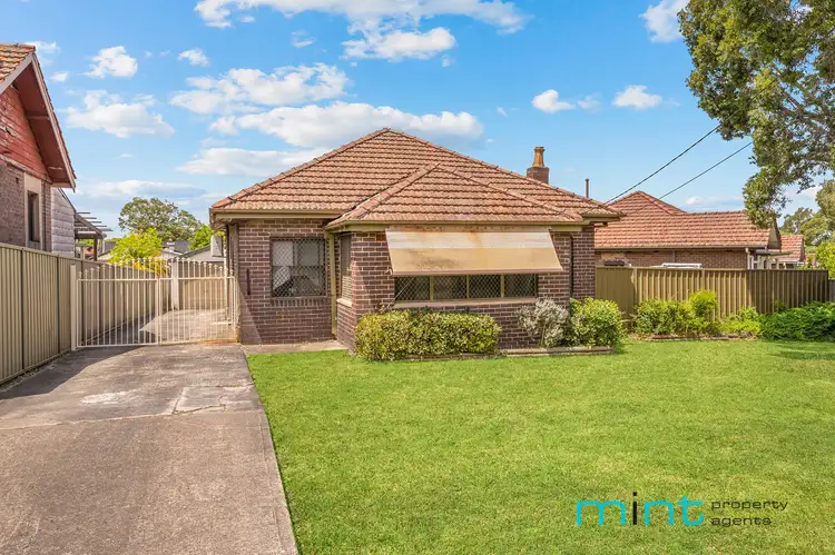 1 Persic Street