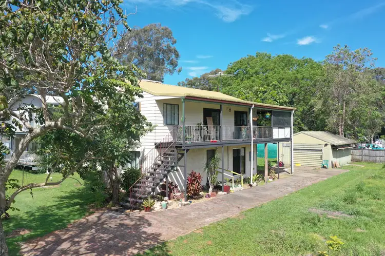 40 Crest Haven, Lamb Island QLD 4184