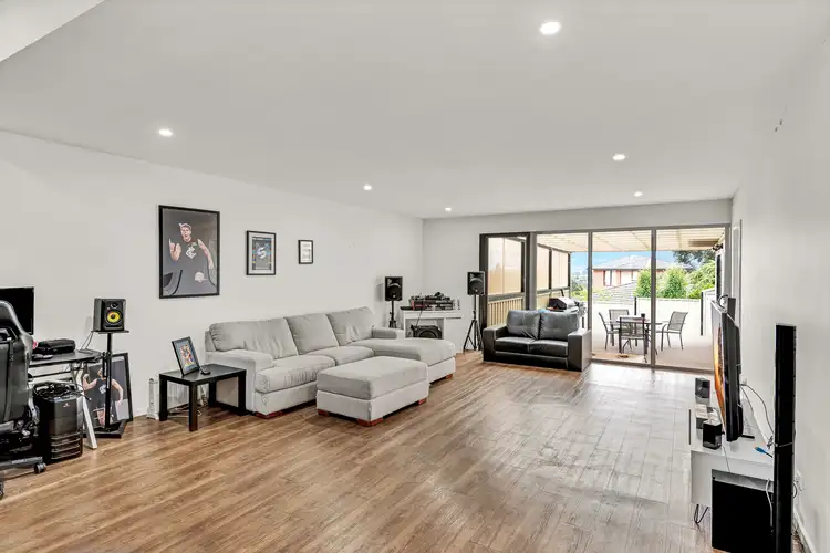 Fifth view of Homely house listing, 7 Oxley Way, Endeavour Hills VIC 3802