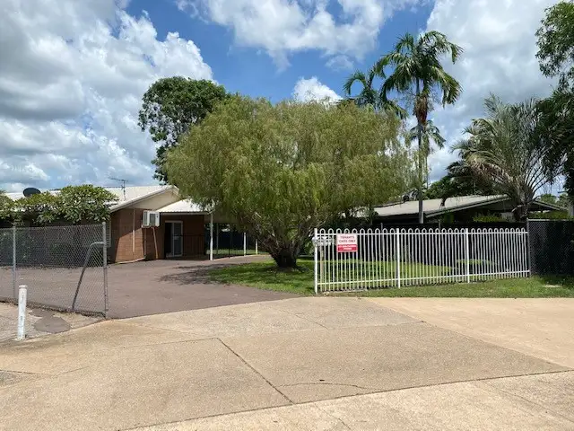 1 & 2/20 Muckanninie Court, Moulden NT 830