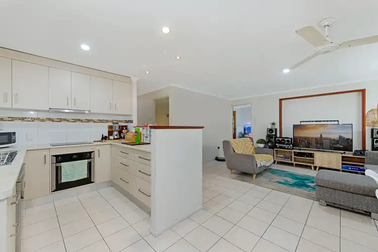 7 Sunset Drive, Thabeban QLD 4670
