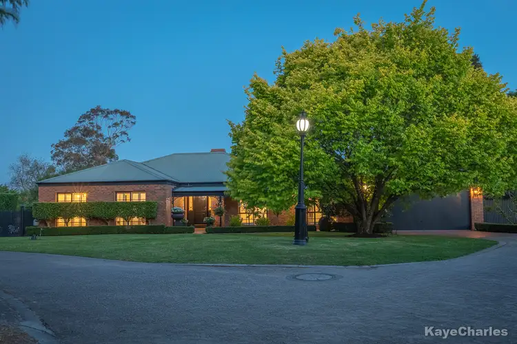 5 Burr Hill Court, Berwick VIC 3806